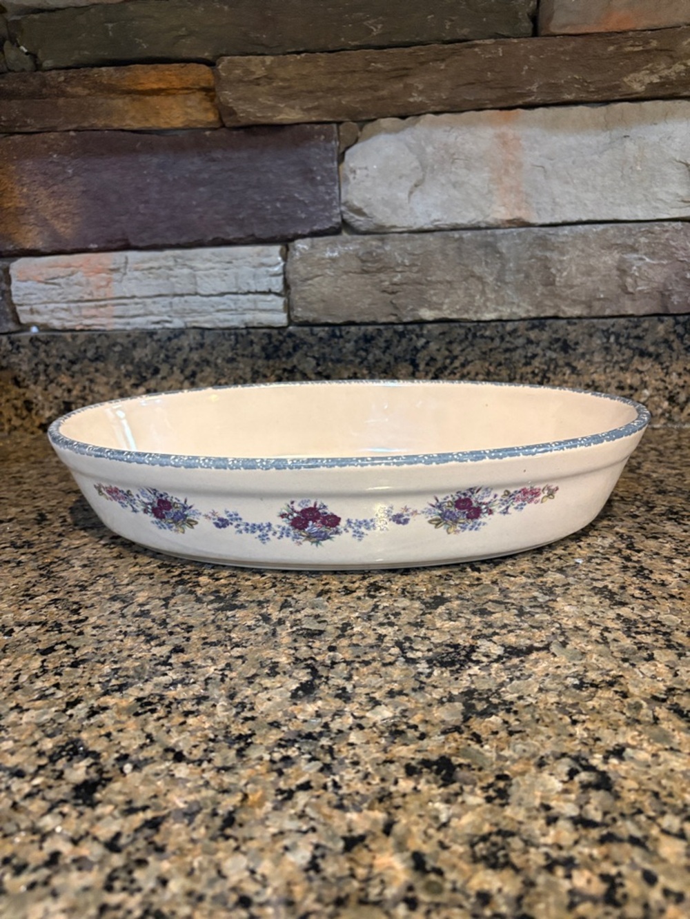 2004 Home & Garden Oval Serving Dish
